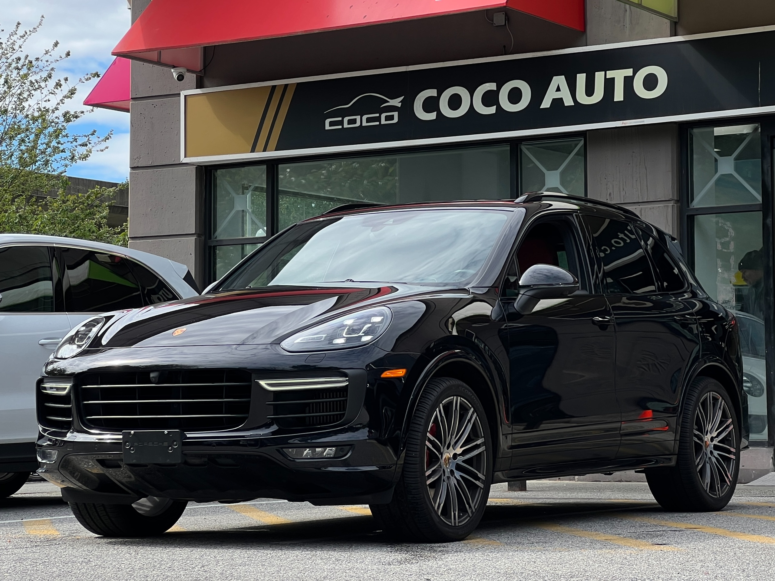 2017 Porsche Cayenne GTS - Image 4